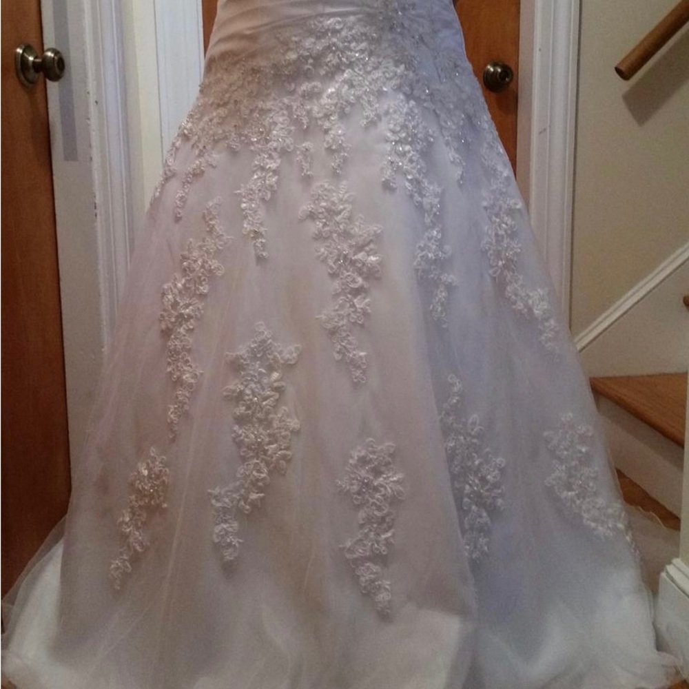 Bridal Gown - Picture 10 of 11